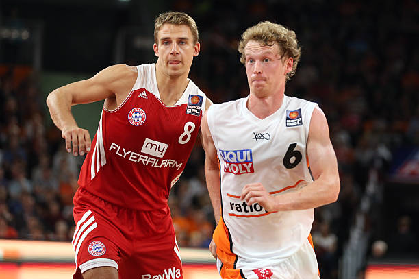 他以其丰富 他以其丰富